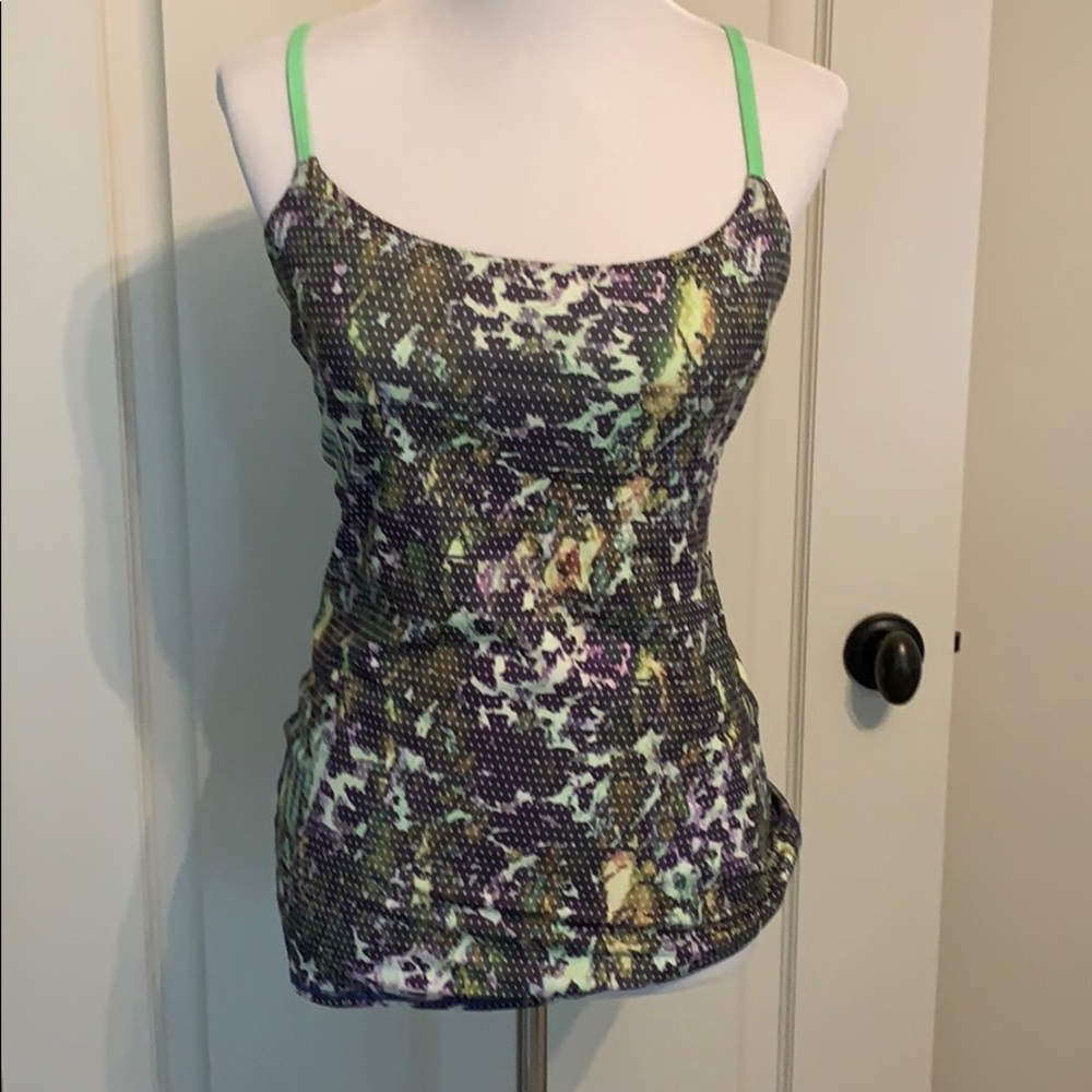 Lululemon fun print size 6 tank